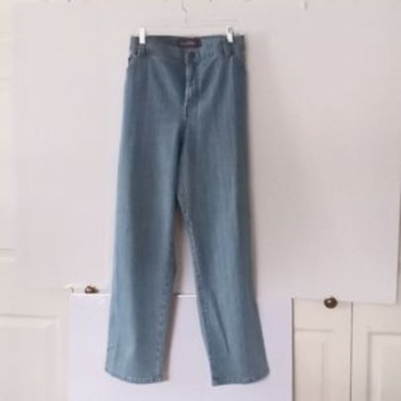 Gloria Vanderbilt Women's 5 Pocket Classic Jeans - Size (20W) - Bleached Denim - Picture 5 of 5